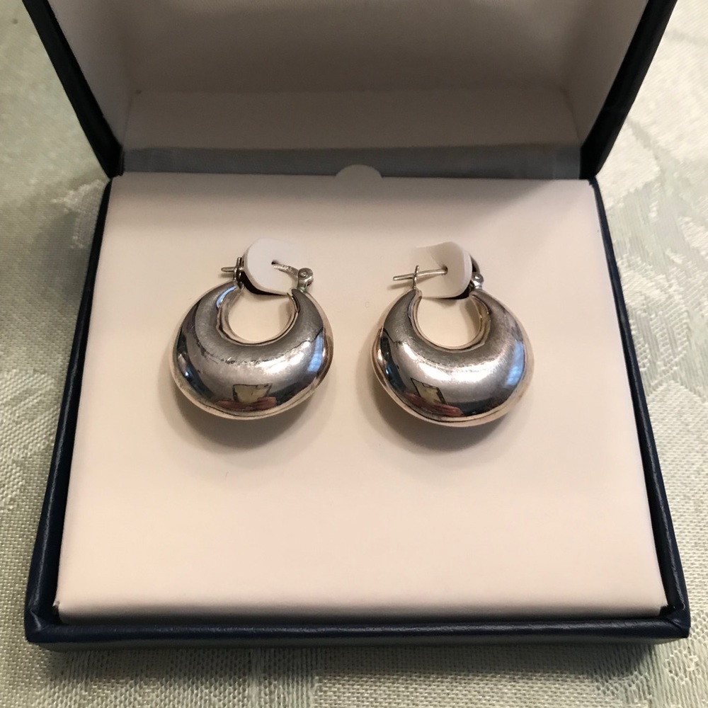 Sterling silver puffed hoop earring (light weight)